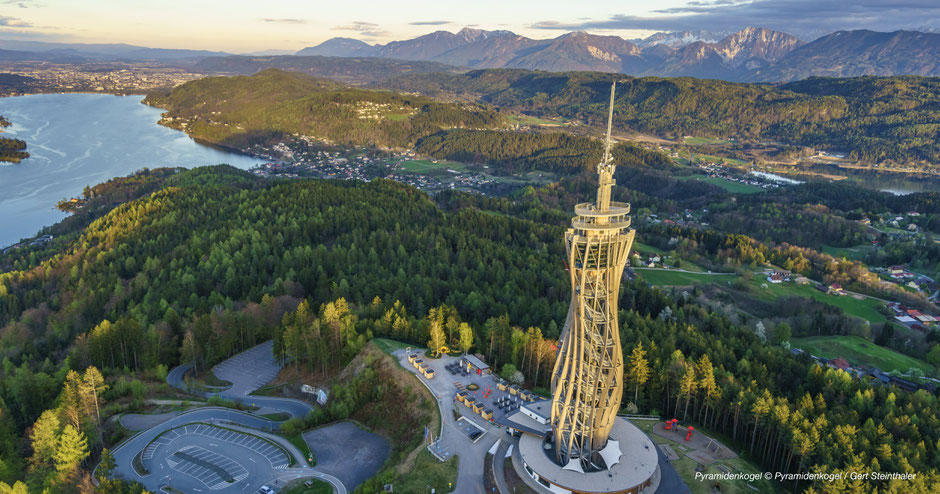 Pyramidenkogel, moderner Holzturm Kärnten, Aussichtsturm Wörthersee, Keutschachersee, Klagenfurt, Pörtschach, Karawankenblick, Karawanken, Bergjuwele, Maria Wörth, Jugendreisen, Reisegruppen, Gruppenreise, Jugendlager, Seniorenreise, Topziele Kärnten