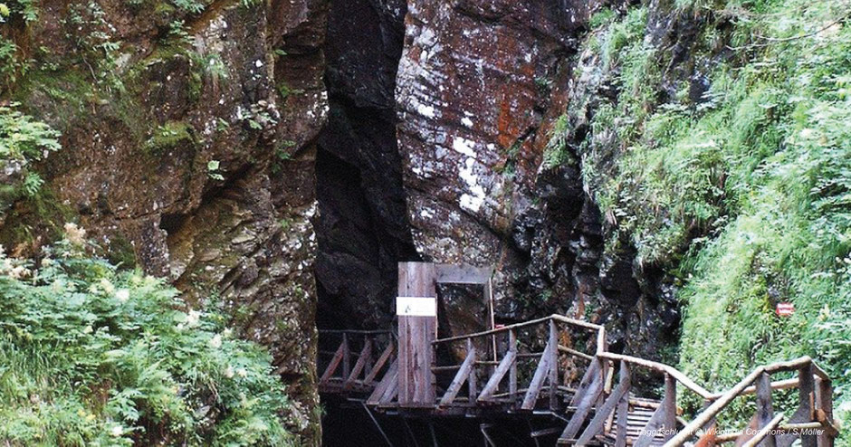 Raggaschucht, Schlucht im Mölltal, Schluchtenweg Mölltal, Holzsteg Schlucht, Nationalpark Hohe Tauern, Wasserfall, Naturwunder, Naturschönheit, Fotospot, Fotomotiv, Busgruppe, Jugendreise, Jugendlager, Wandertipp, Einkehrtipp