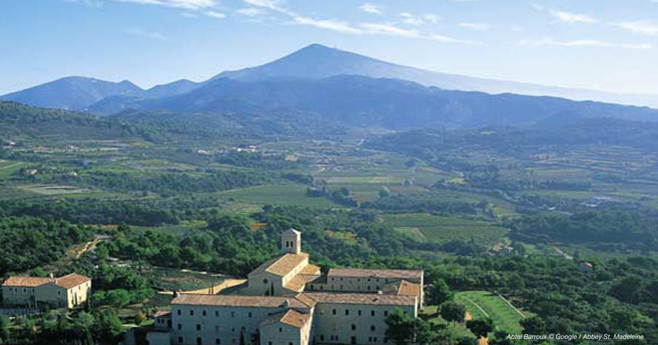 Barroux, Kloster am Mont Ventoux, Abbey at Mount Ventoux, Benediktinerabtei Frankreich, Benediktinerkloster Südfrankreich, Benediktinerorden, Klosteranlage