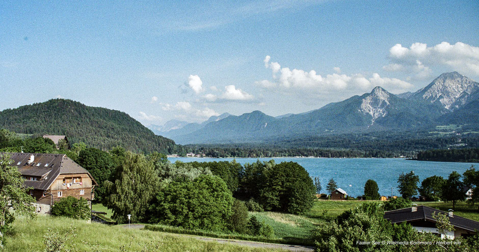 Kalenderbild, Faaker See, Mittagskogel, Karawanken, Kärnten, Kärntner Seen, Faakersee, Kärntnerhaus, Schönwetterwolken, Wolken, Sommer, Alpenjuwele, Schönste Flecken, schönste Orte, Kärntenurlaub, Badesee, Österreich, See, Alpen, Alpensee, See und Wald