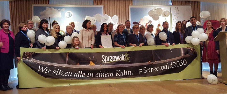 Geschäftsführer und Mitarbeiter vom Tourismusverband Spreewald während der Preisverleihung Q-Region Deutschland 2018 in Cottbus