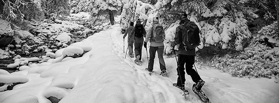 Schneeschuhwanderung im verschneiten Valzifenztal in Gargellen