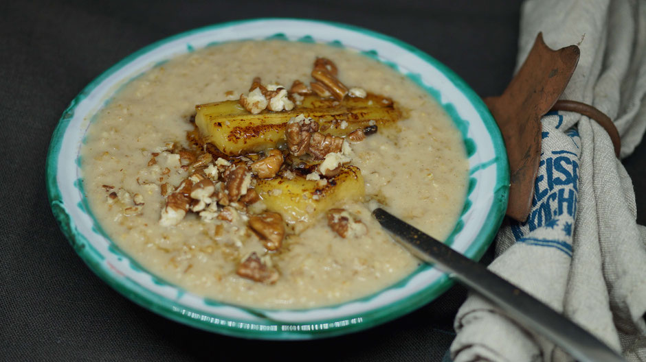 Porridge mit Kürbis-Mus & karamellisierten Äpfeln