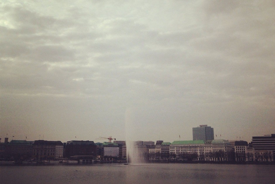 Hamburg in sonnigem Grau: Ganz schön eigentlich!