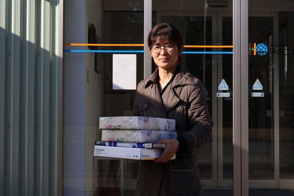 ながさき村のスタッフに食品を取りに来ていただきました。