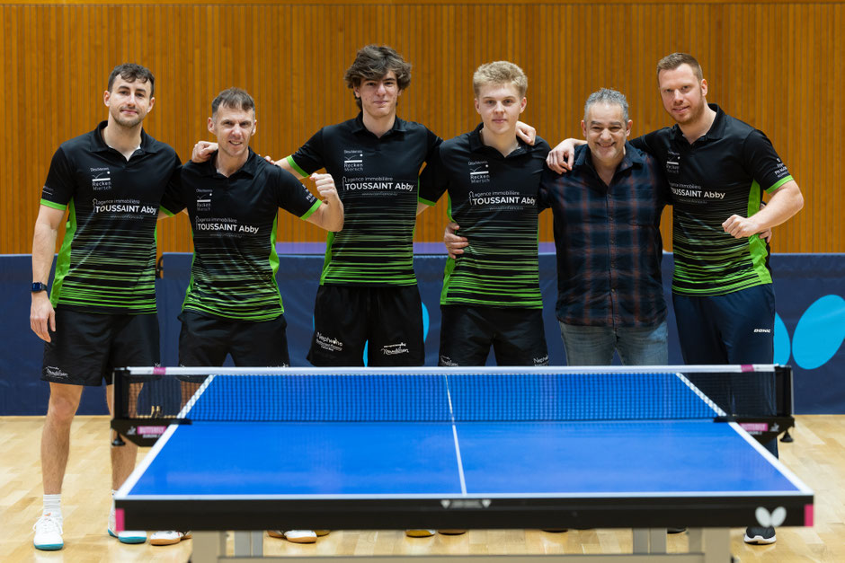 Vu lénks no riets: Aaron Vallbracht, Thomas Keinath, Luca Elsen, Gene Wantz, Henri Braun, Mirko Habel