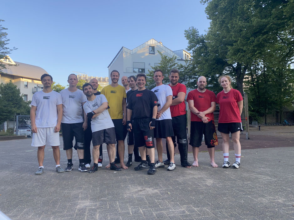 Sommer 2024 Prüfung im Innenhof der Lindenburger Allee