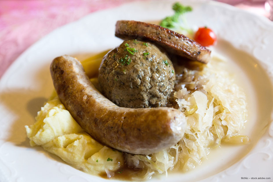Pfälzer Teller - Saumagen, Bratwurst, Leberknödel und Sauerkraut