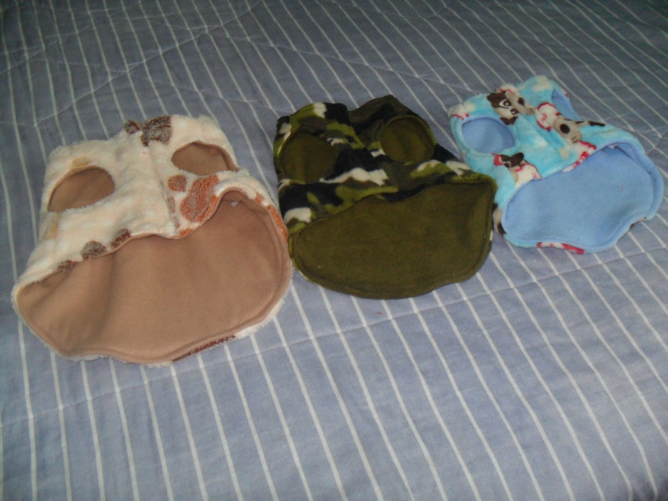 MOD- CG-053 CHALECO DOBLE VISTA, CONFECCIONADO EN PELUCHE ESTAMPADO Y POLAR LISO, DISPONIBLES EN TALLAS 1,2,3 Y 4