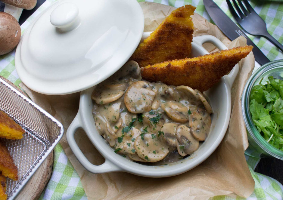 Mein Anti-Kopfschmerz-Gericht: Geschmorte Pilze mit Rucola und Polenta-Ecken