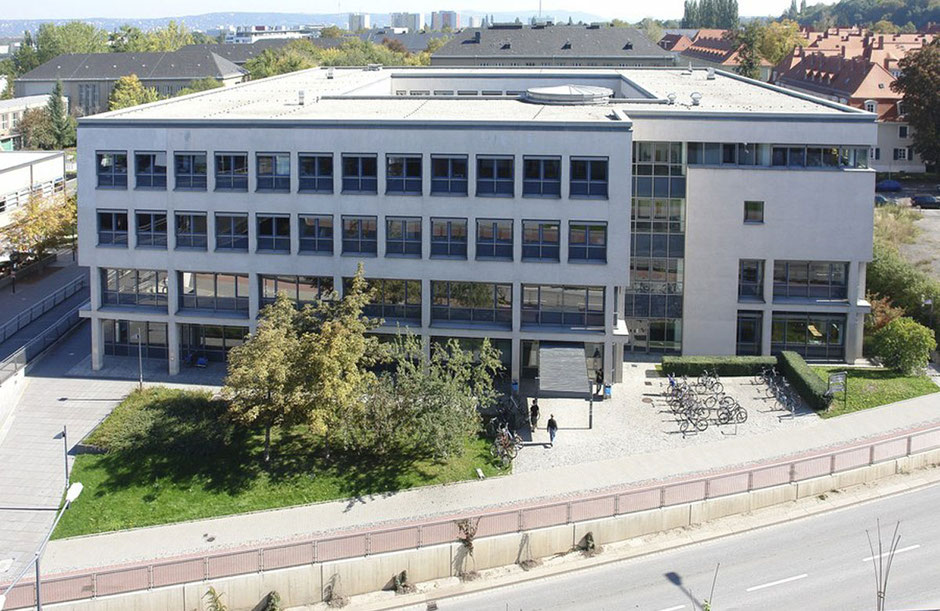 Die technische Universität Dresden von außen