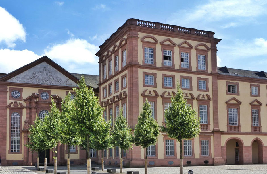 Die Universität Mannheim von außen