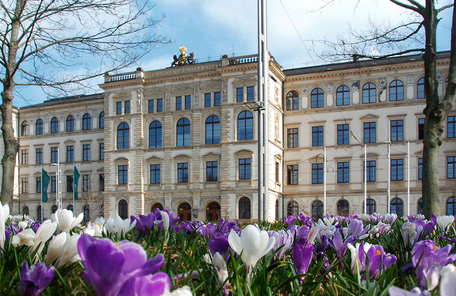 Die Technische Universität Chemnitz von außen