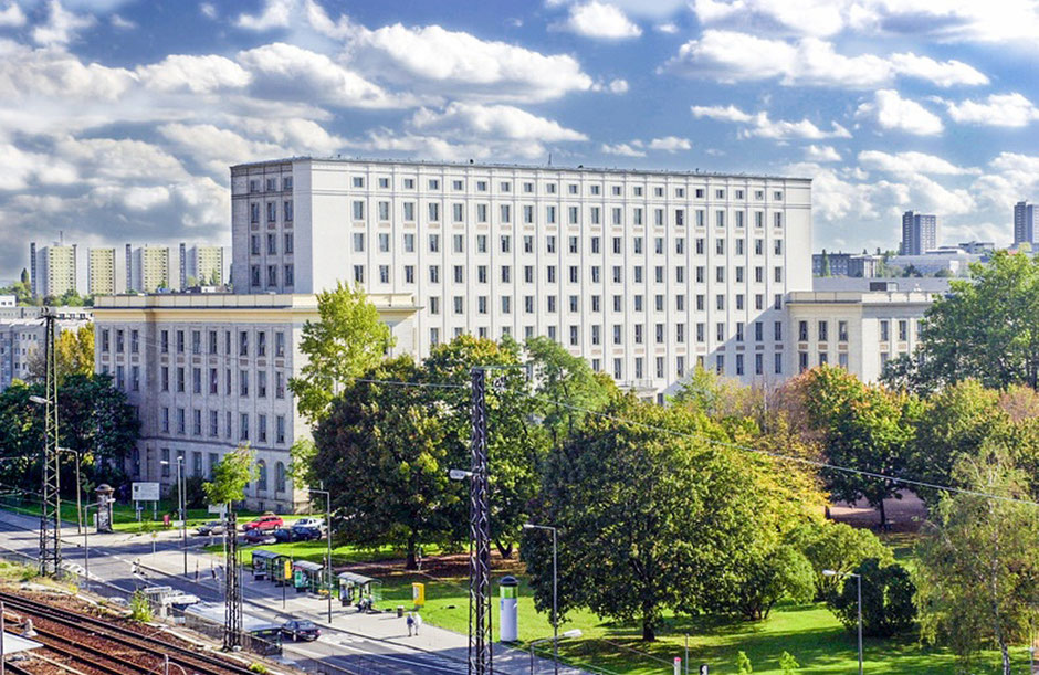 Die Hochschule für Technik und Wirtschaft Dresden von außen