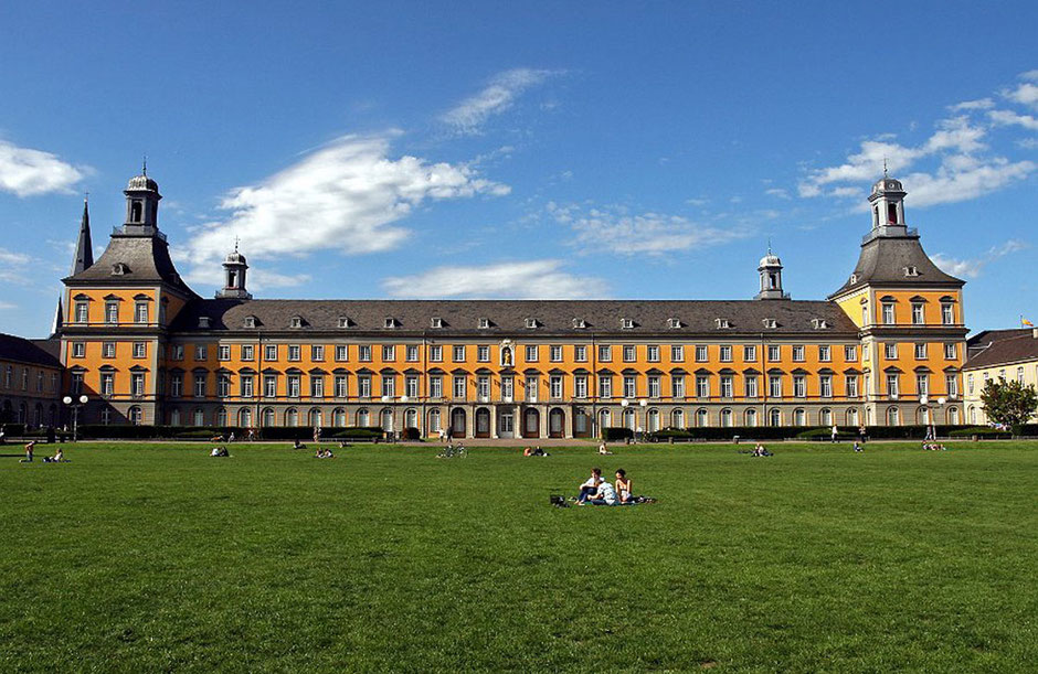 Die Rheinische Friedrich-Wilhelms-Universität Bonn von außen