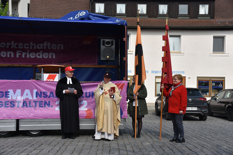 Dekan Weidt und KAB-Präses Weigand feierten gemeinsam die ökumenische Andacht. Foto: bp 