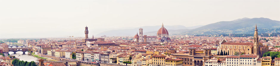 Florenz Urlaub Tipps: Panoramablick über Florenz von der Piazzale Michelangiolo