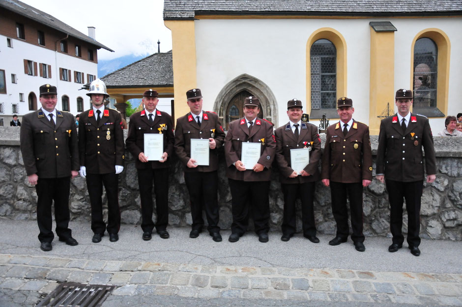 v.l.: OV Martin Tanzer, OBI Georg Crepaz, LM Josef Schafferer, HFM Michael Stauder, HFM Christian Jaufenthaler, OV Joschi Fritz, BR Lorenz Neuner und LM Hansjörg Peer