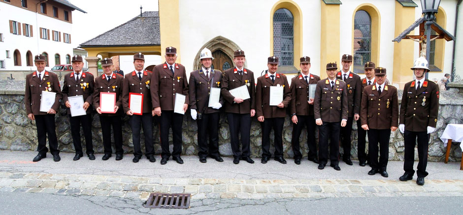 v.l.: Otto Kofler, Josef Kofler, Gottfried Motz, Engelbert Fritz, Hubert Singer, Martin Tanzer, Patrick Stauder, Gebhart Muigg, Thomas Muigg, Walter Stockner, Hansjörg Peer, Walter Fuß, Reinhard Kircher, Georg Crepaz