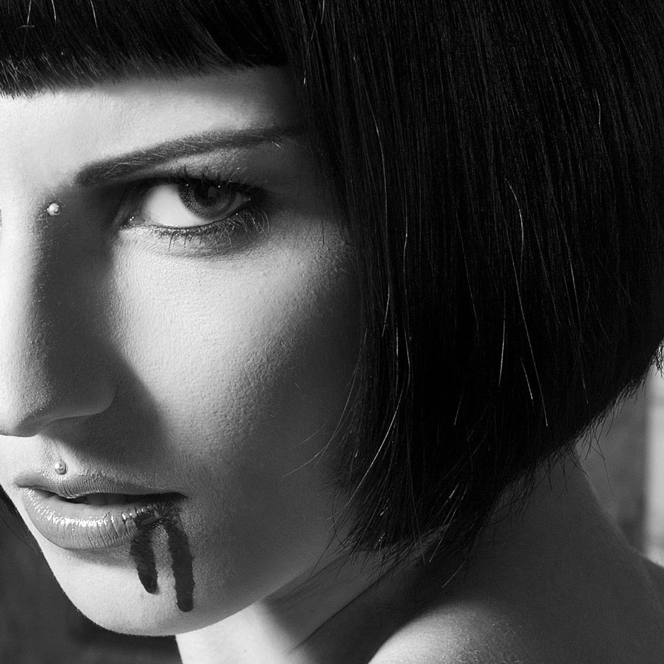 Vampir Emily van Houten, Fantasy Fetisch Fotografie von Martin Boelt