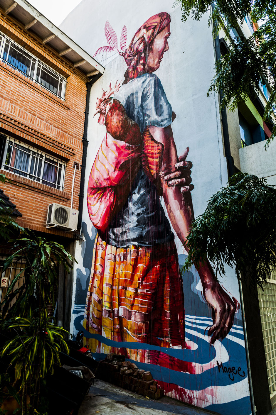 Mein Favorit: Das Werk des australischen Künstlers Fintan Magee, mit dem Titel "Displaced", dass die Fassade eines vierstöckigen Bürogebäudes schmückt.