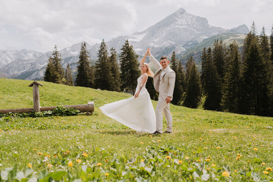 Hochzeit in Garmisch Berghochzeit Hochzeitsfotograf Kreuzeck Kreuzeckhaus Kreuzjochhaus