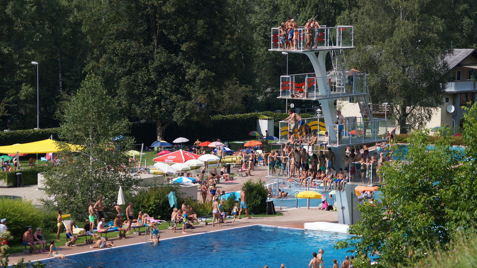 schwimmbad schwaz  unterkunft ferienzimmer ferienhaus weerberg urlaub tirol österreich ski wandern lift holiday sommer winter herbst