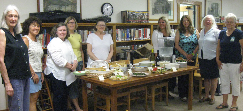 The group from left, Diane Goldings, Anne Monette, Maggi Suttles, Jean Kobeski, Antonia Andreoli, Debbie Timon, Jan Dunn, Deb Kelsey and Lil DeCoste.  Photo by Marilou Blaine