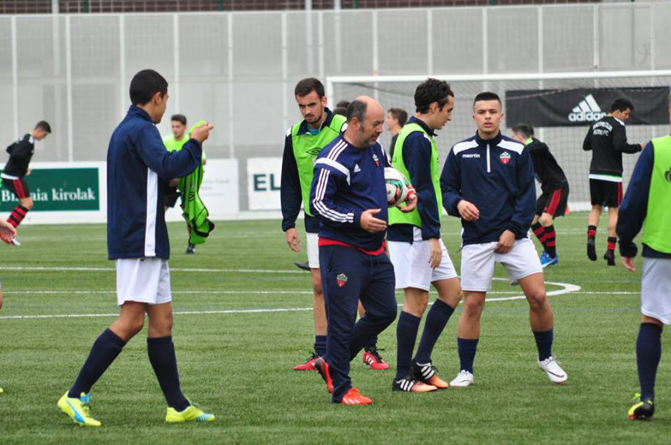 Gorka Díez, en un encuentro al frente del Deusto juvenil. Foto: JB Monterrey