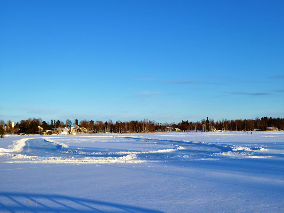 Schlittschuhbahn See Finnland Sysmä