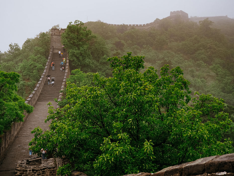 HOW TO SEE THE GREAT WALL OF CHINA DURING A LAYOVER IN BEIJING — SUGAR & STAMPS