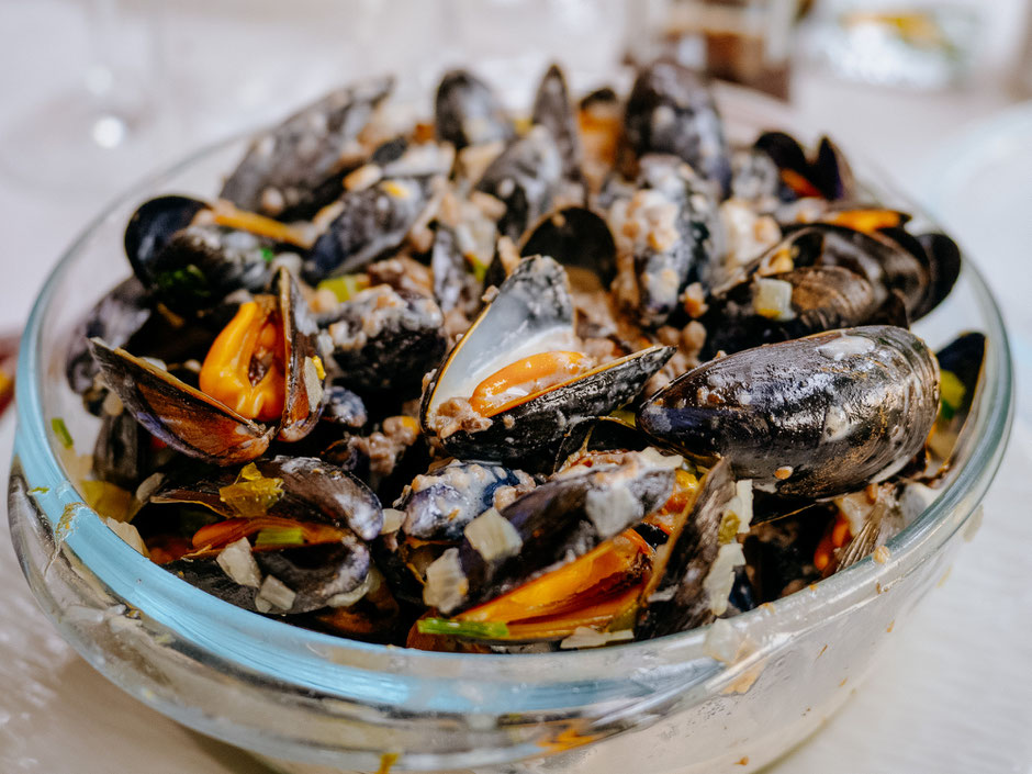 Delicious cassolette de moules sauce poulette