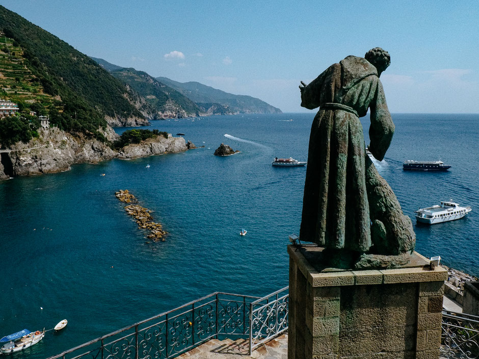 Saint Francis overlooking the sea