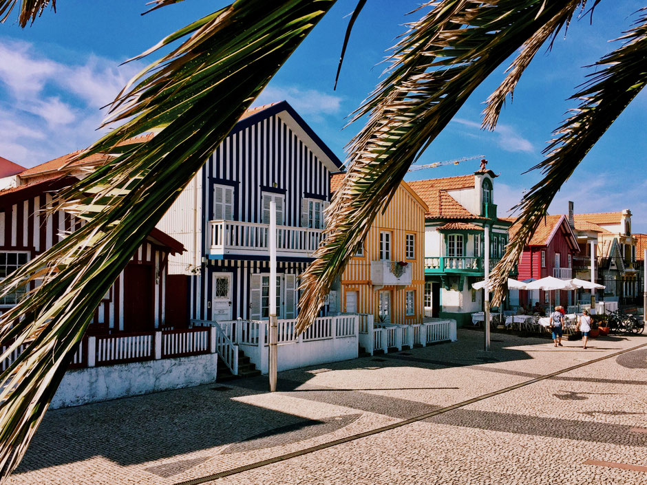 So many colourful houses