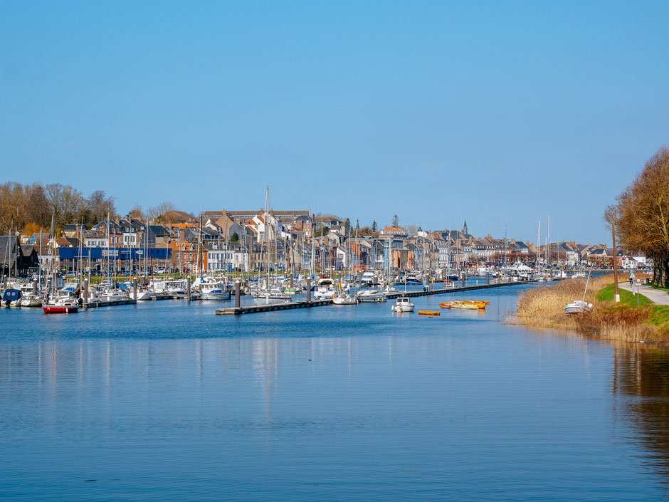 Beautiful view of the Saint-Valéry and its harbor