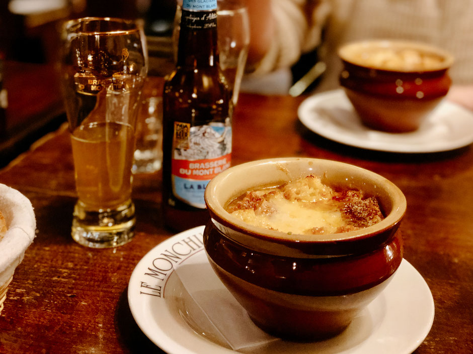 Soupe à l'oignon à Le Monchu Restaurant in Chamonix (French Alps, Alpes françaises)
