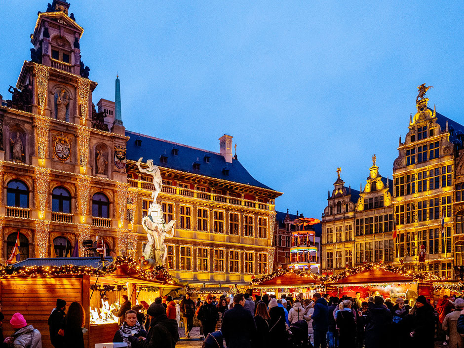 Town Hall, Grote Markt, Mairie, Antwerp Christmas Market, Winter in Antwerpen, Kerstmarkt Antwerpen, Marché de Noël d'Anvers, Antwerpen, Antwerp, Anvers