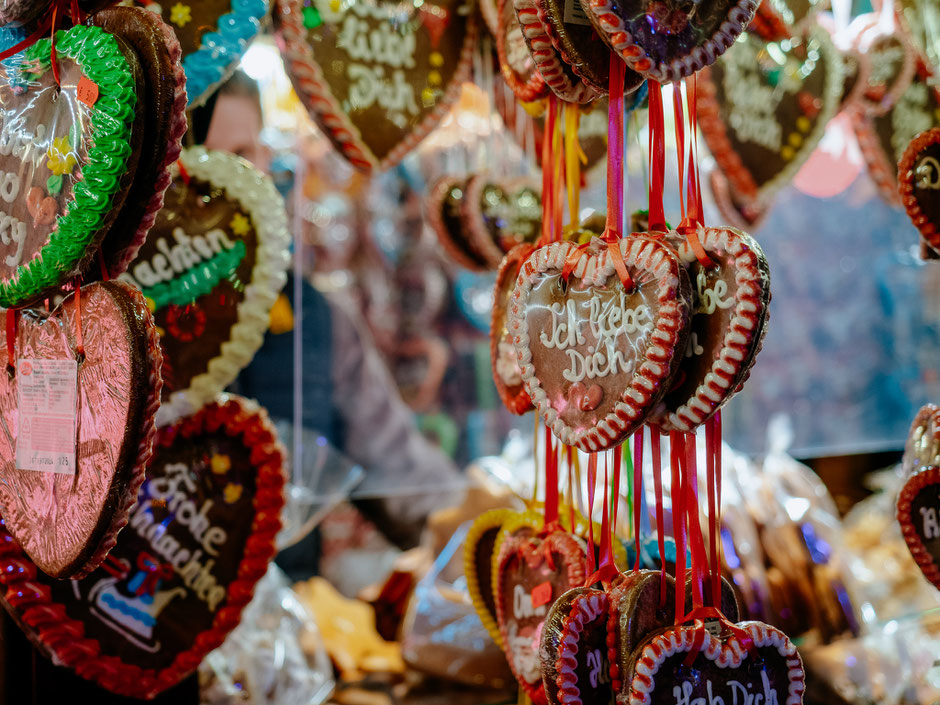 Gingerbread hearts, Lebkuchenherzen, Frankfurt, Christmas Market, Paulsplatz, Weihnachtsmarkt