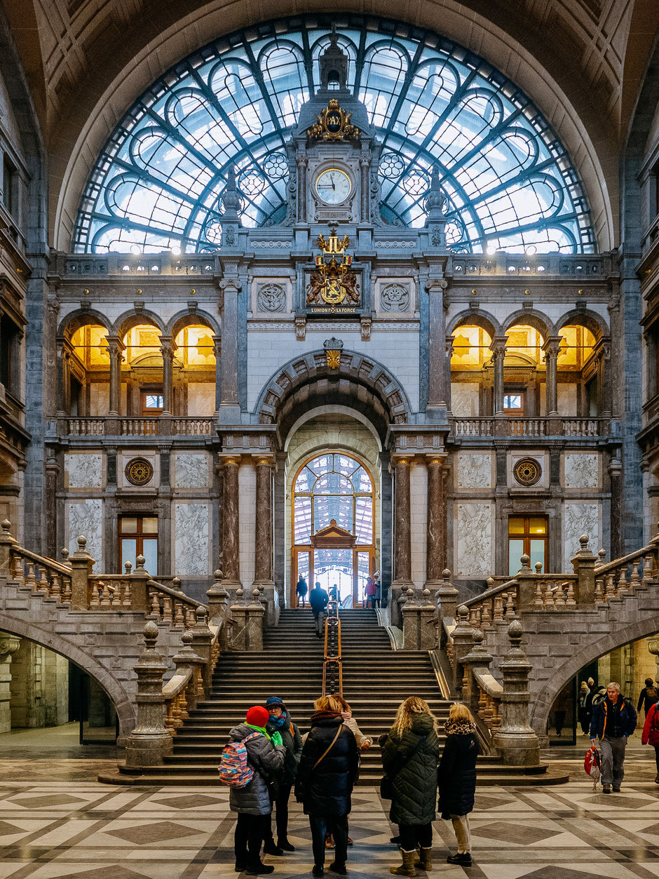 Antwerp central station, Gare d'Anvers, Antwerpen Centraal, Antwerp Christmas Market, Winter in Antwerpen, Kerstmarkt Antwerpen, Antwerpen, Antwerp, Anvers