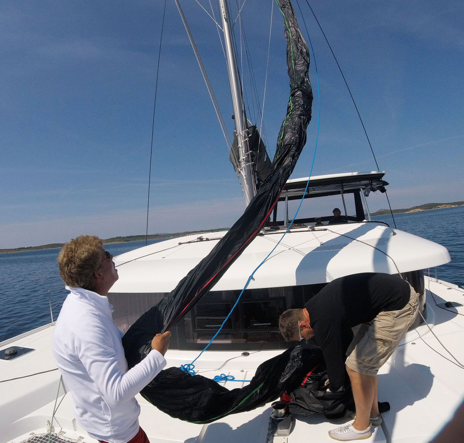 Katamarantraining, Katamaran Lagoon 42, Katamaran Manöver Training, Skippertraining, Katamarantraining Kroatien, Katamarantraining Kanaren, Lagoon, Seemeilen, Seemeilenbestätigung, Seimeilennachweis
