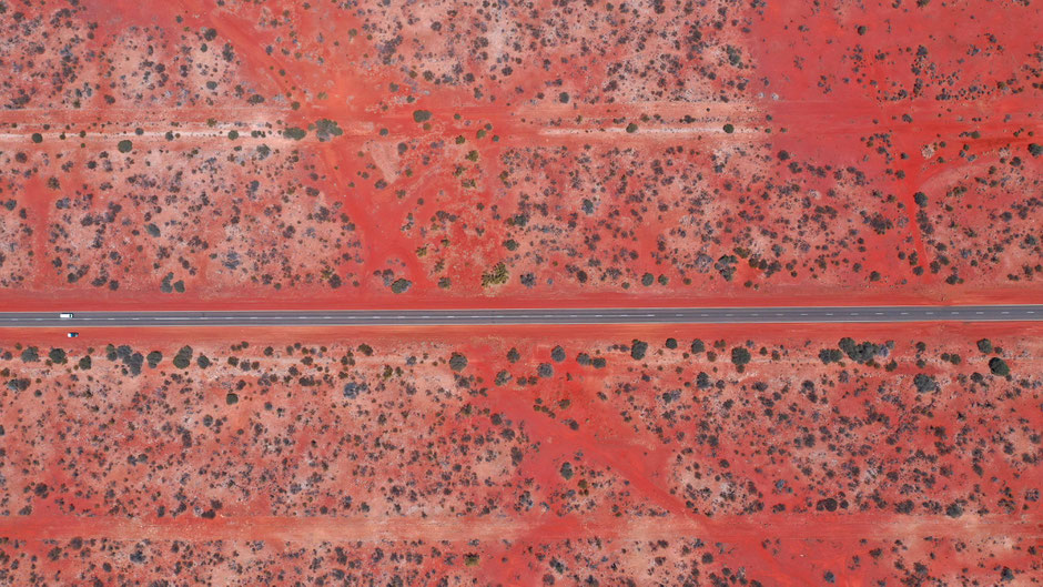 Red Land - Road Trip - Western Australia - Drone Photography - travelbees.de