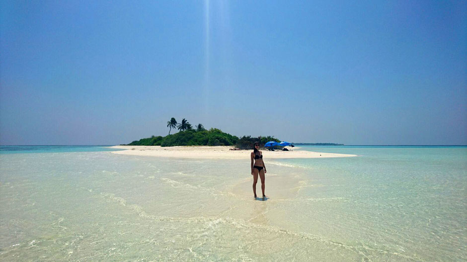 Deserted island - Maldives - travelbees - blog