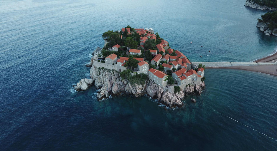 Sveti Stefan - Montenegro - Travelbees