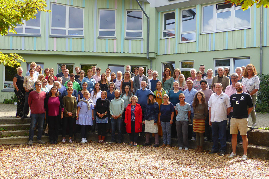 Das Kollegium der Waldorfschule Wendelstein aus 2022