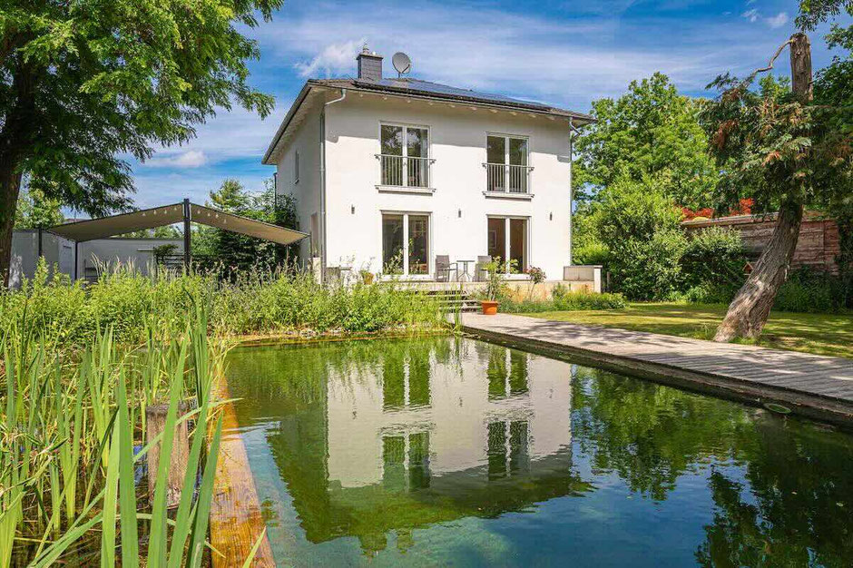 Freistehendes Architektenhaus in Falkensee-Falkenhöh auf großem Südgrundstück