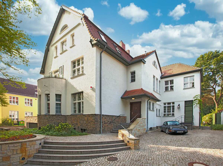 Villa am Wannsee kaufen: historisch oder modern