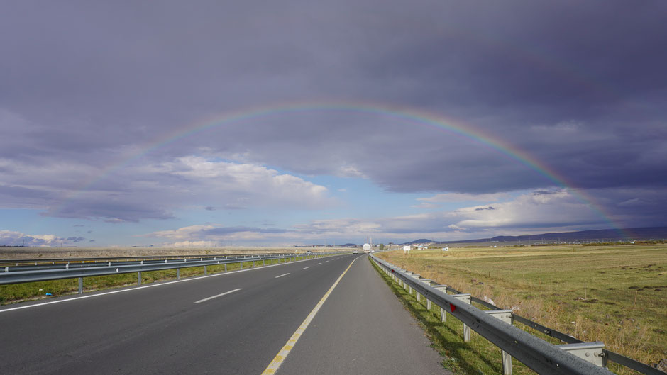 Ein Regenbogentor tut sich auf ..