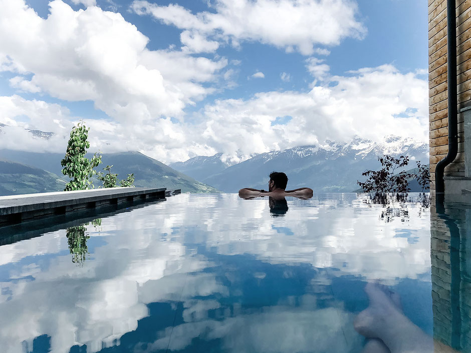 Infinity-Pool, Alpin und Relax Hotel DAS GERSTL (Vinschgau, Südtirol)
