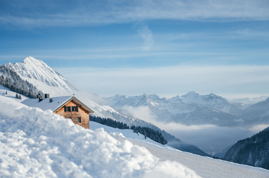 Jägerstüble Damüls ... Liebeswanderweg - Winterwanderung in Damüls/Bregenzerwald/Vorarlberg - präparierter Winterwanderweg von Unterdamüls nach Oberdamüls, Wandertipp von #mountainhideaways ©Marika Unterladstätter