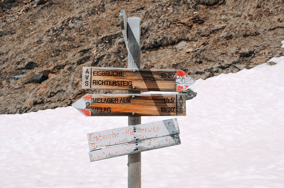 Wegweiser ab Weißkugelhütte